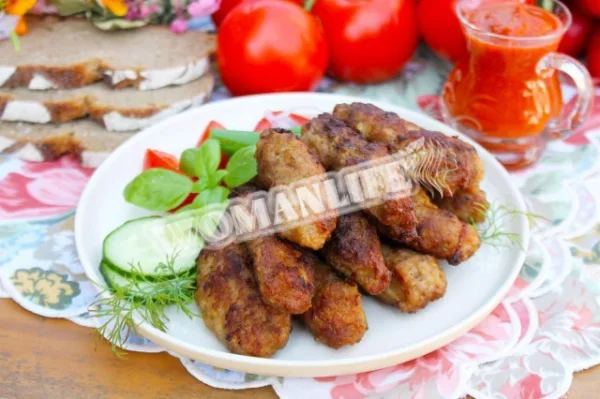 Чевапчичі на сковороді
