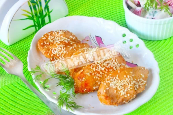 Куряче філе в соєвому соусі на сковороді