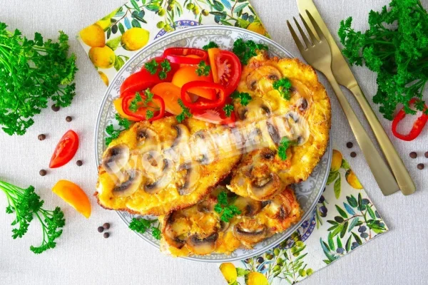 Філе індички з грибами