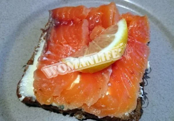 Форель слабосолона в апельсиновому соку