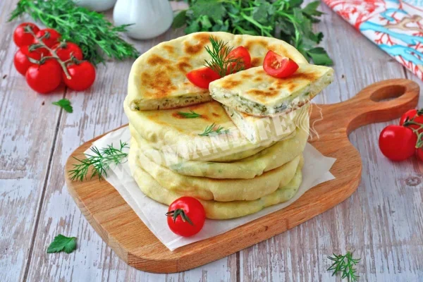 Оладка з сиром на сковороді на кефірі