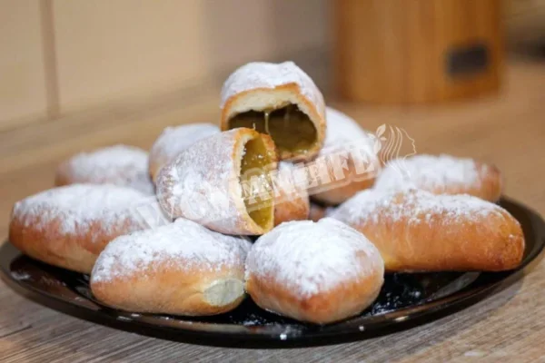 Пиріжки з ревенем в духовці