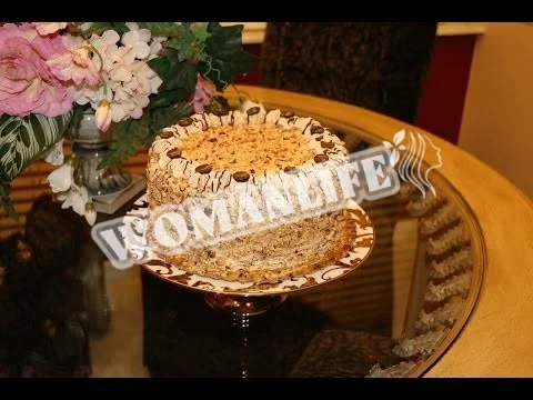 Торт «Лебедине озеро» з безе і збитими вершками