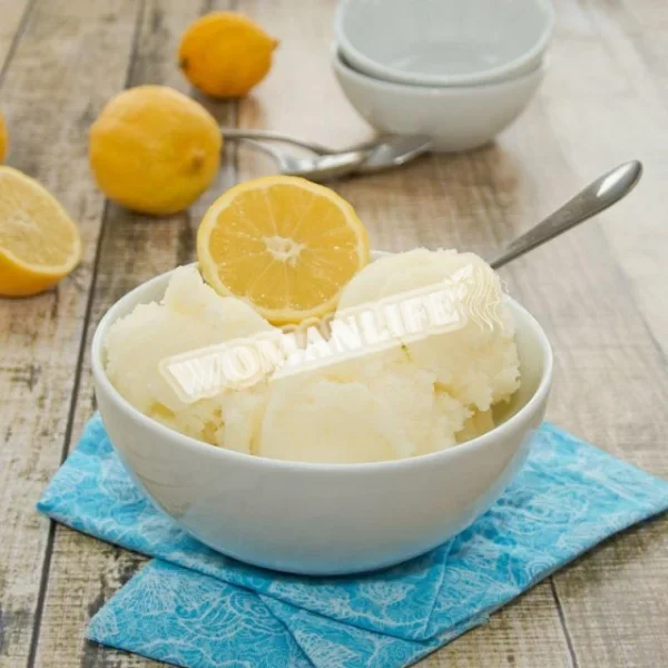 Морозиво з йогуртом і лимонами