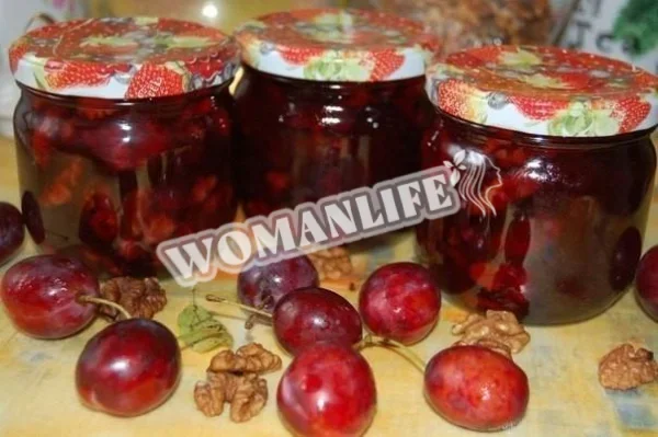 Сливове варення з горіхами