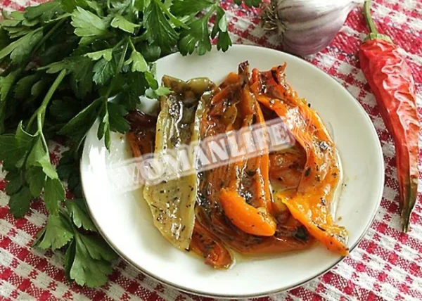 Сушений болгарський перець в духовці
