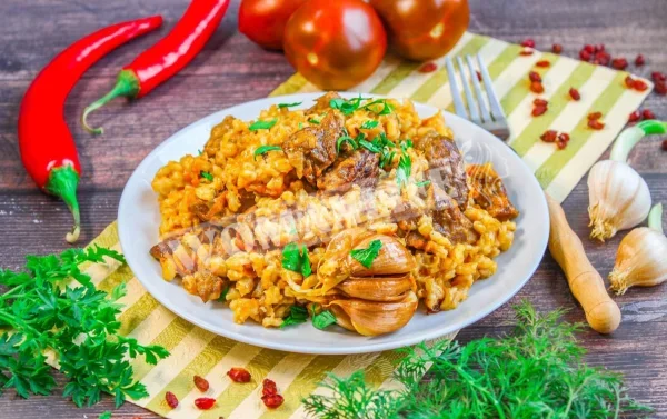 Ячмінний плов з м'ясом