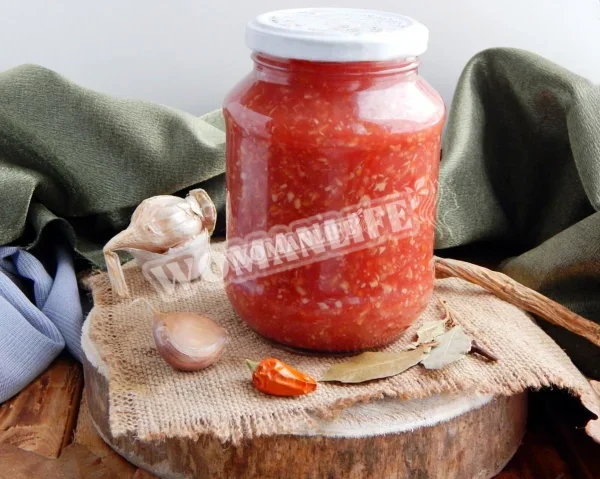 Помідори з хроном і часником на зиму