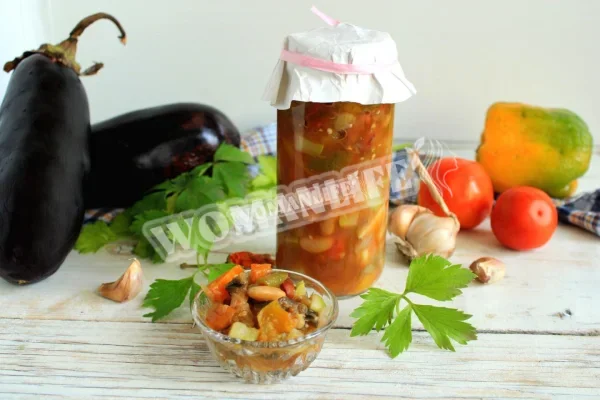 Баклажани з квасолею, перцем і помідорами на зиму