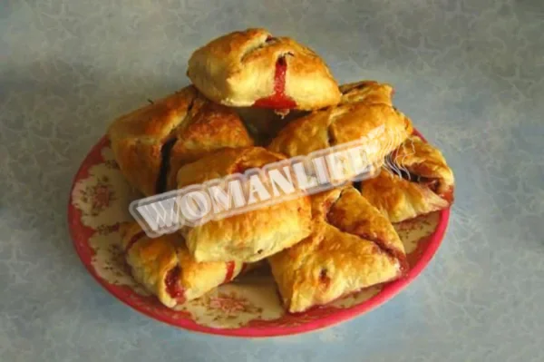 Пиріжки з полуницею