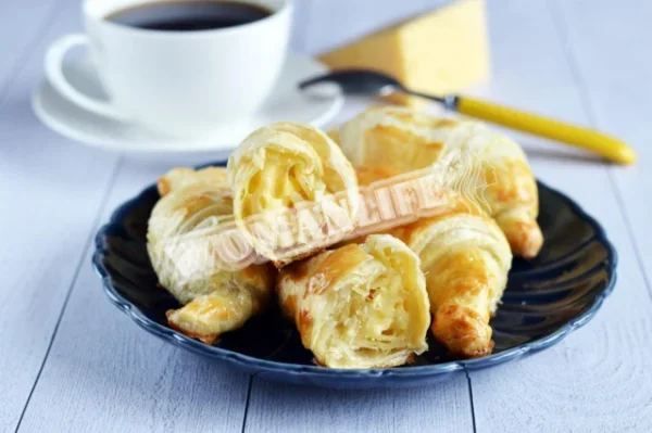 Круасани з листковим сиром