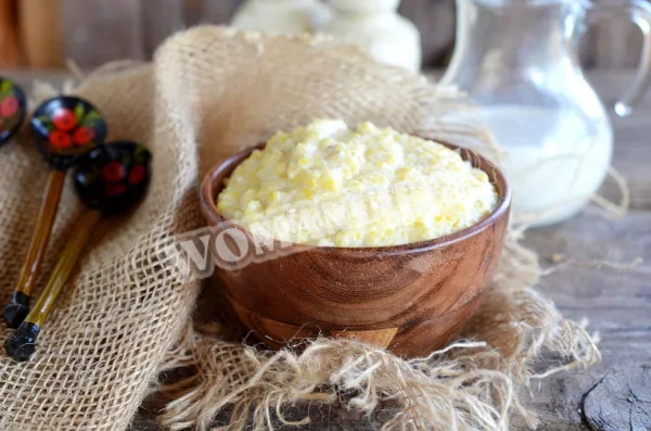 Кукурудзяна крупа з молоком