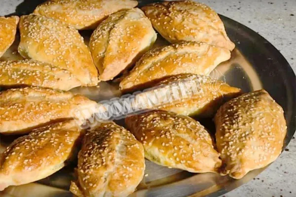 Пиріжки з печінкою, картоплею та цибулею