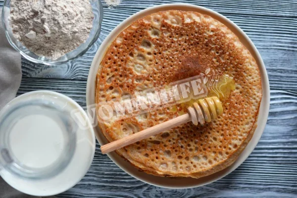 Млинці з цільнозернового борошна та молока