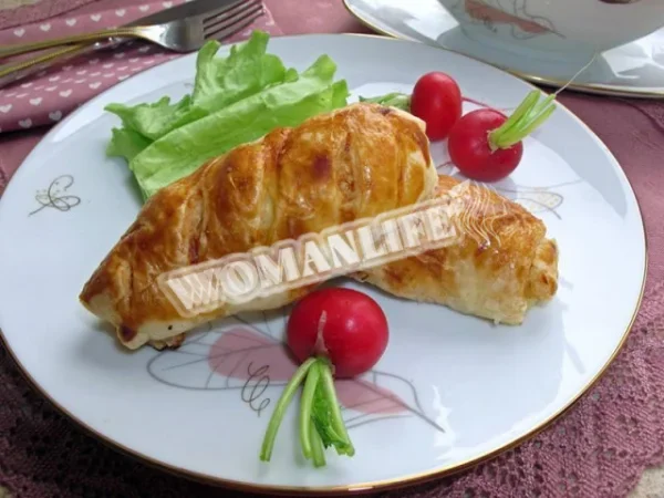 Куряче філе в листковому тісті