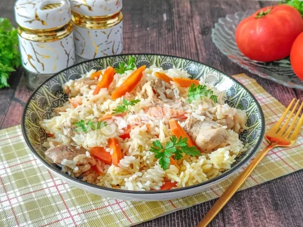 Дієтичний плов з куркою