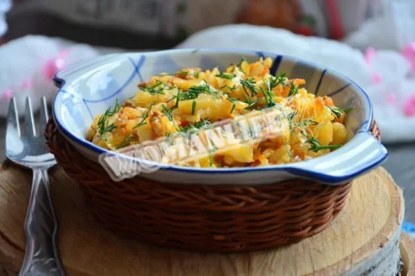 Бігус з капустою, фаршем і рисом