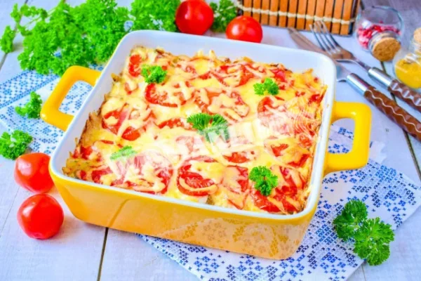 Куряче філе по-французьки з томатами