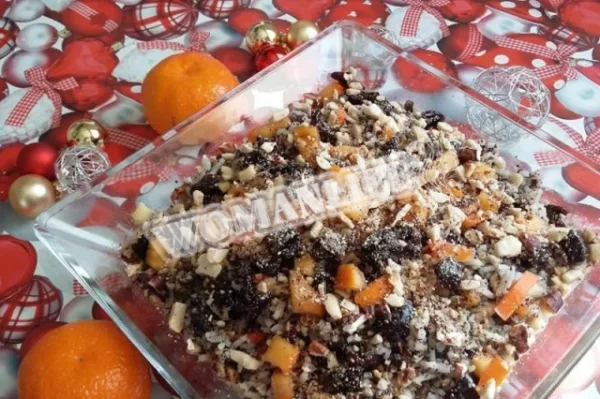 Кутя з рисом, маком, чорносливом та курагою