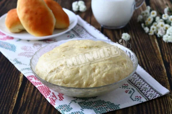 М'яке дріжджове тісто для пиріжків в духовці