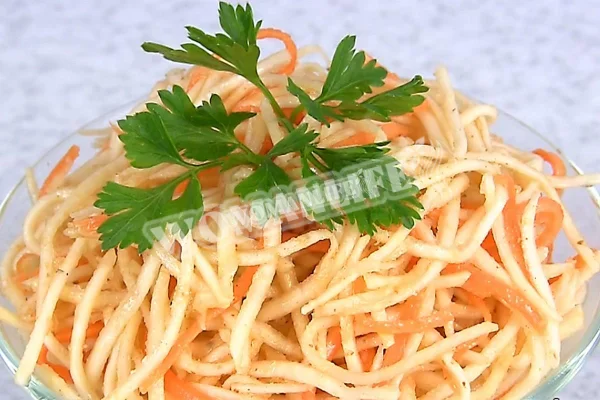 Корінь корейської селери домашнього приготування