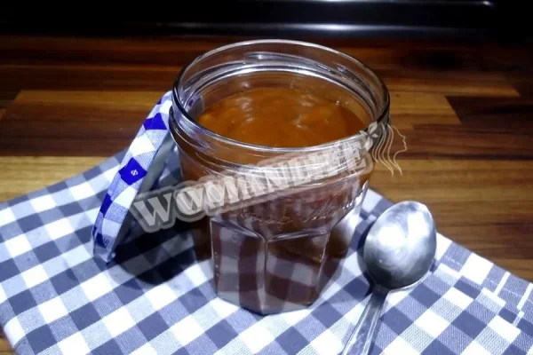 Карамельний соус для заправки тортів і десертів