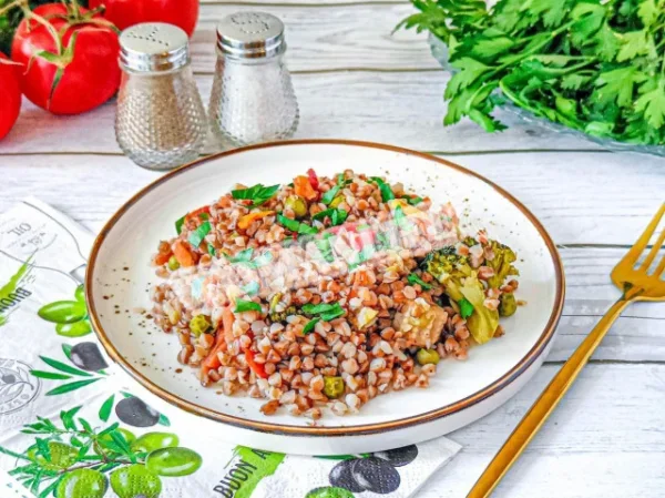 Гречка з овочами в мультиварці