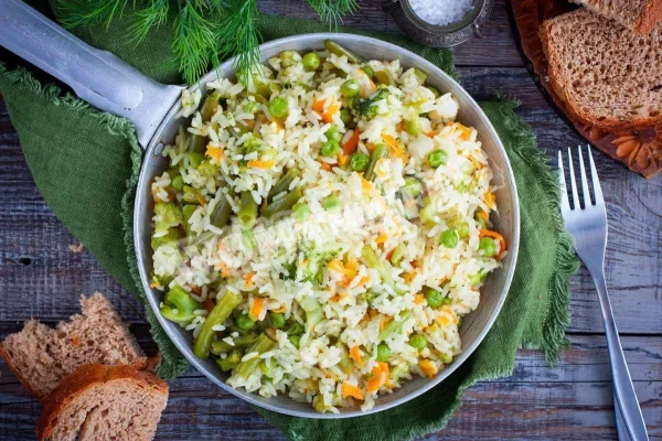 Рис із замороженими овочами