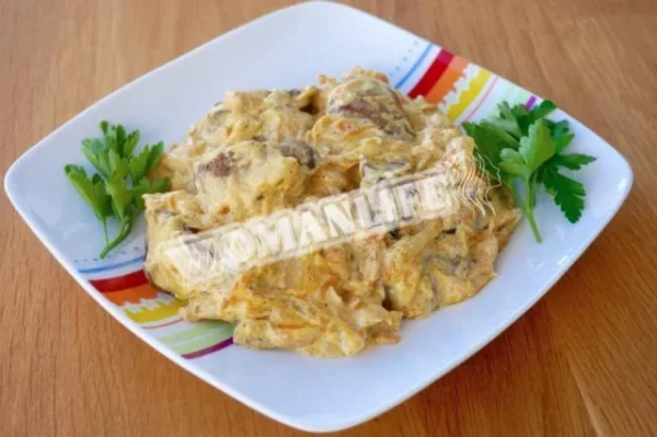 Качина печінка, тушкована в сметані