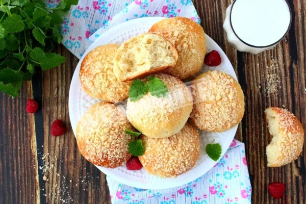Дріжджові булочки на молоці