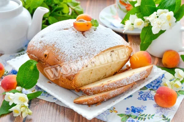 Кекс з родзинками в хлібопічці