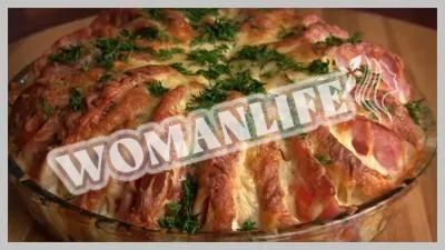Коровайний пиріг з шинкою та сиром