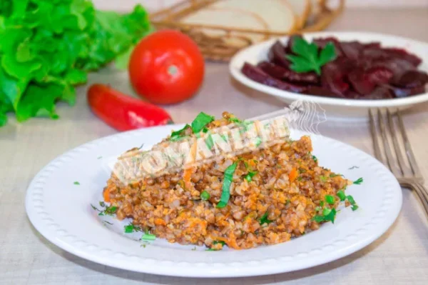 Гречка по-купецьки з фаршем