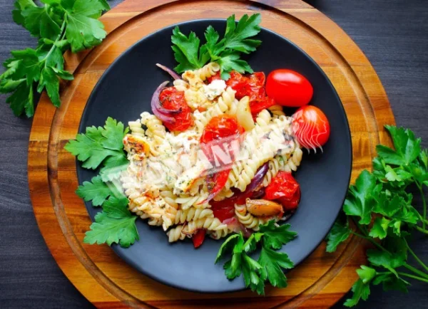 Макарони з овочами і сиром в духовці
