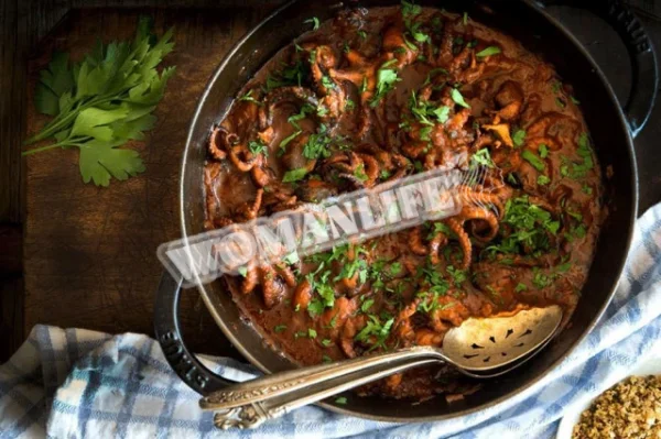 Щупальця кальмара в соусі