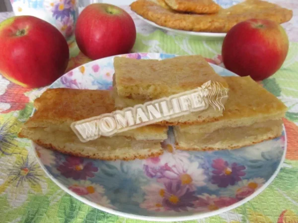 Сирний пиріг з яблуками