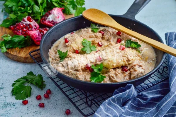 Класичне грузинське сациві з курки