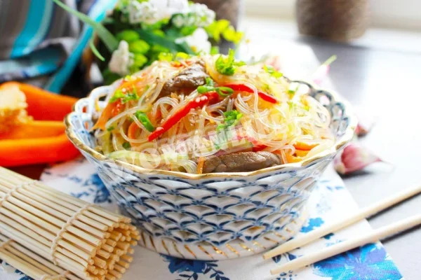 Фунчоза з яловичиною та овочами