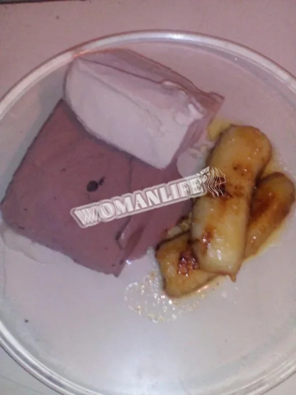 Смажені банани з морозивом