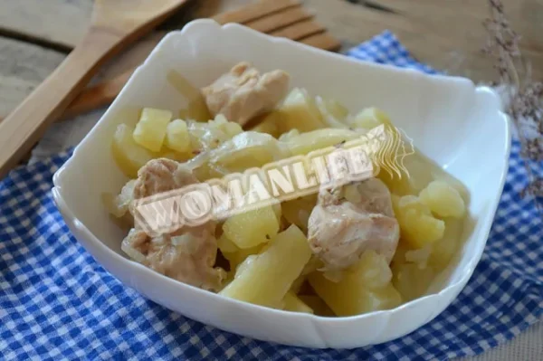 Курячі грудки з картоплею в банку