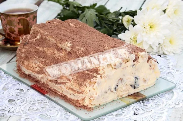 Торт «Монастирська хата» зі сметанним кремом