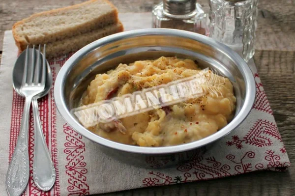 Горохове пюре з ребрами