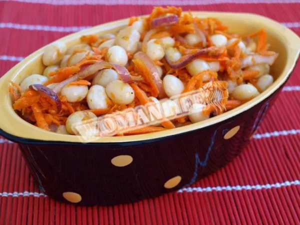 Квасоля по-корейськи з морквою та оцтом