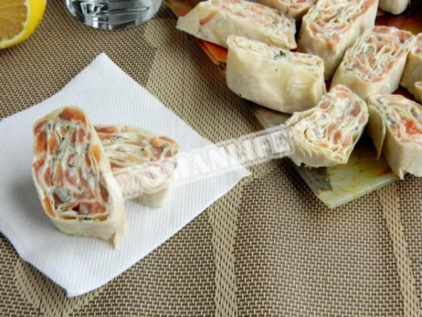 Лаваш з сьомгою і сиром