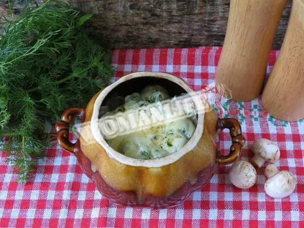 Вареники в горщиках з грибами