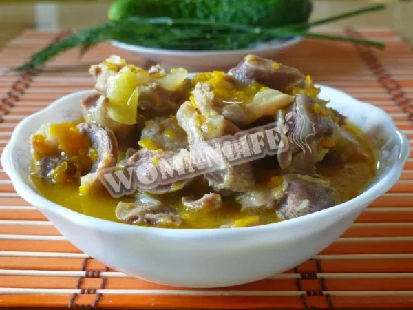 Гуляш з курячого шлунка