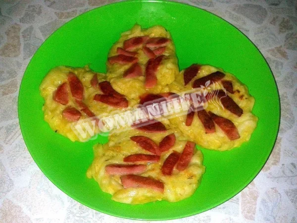Оладки з кабачків з сосисками