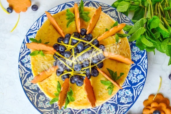 Ванільний торт з лимонним курдом і лимонним суфле