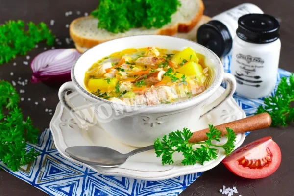Сирний суп з копченою куркою