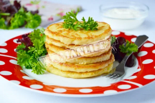 Деруни з картоплі на сковороді